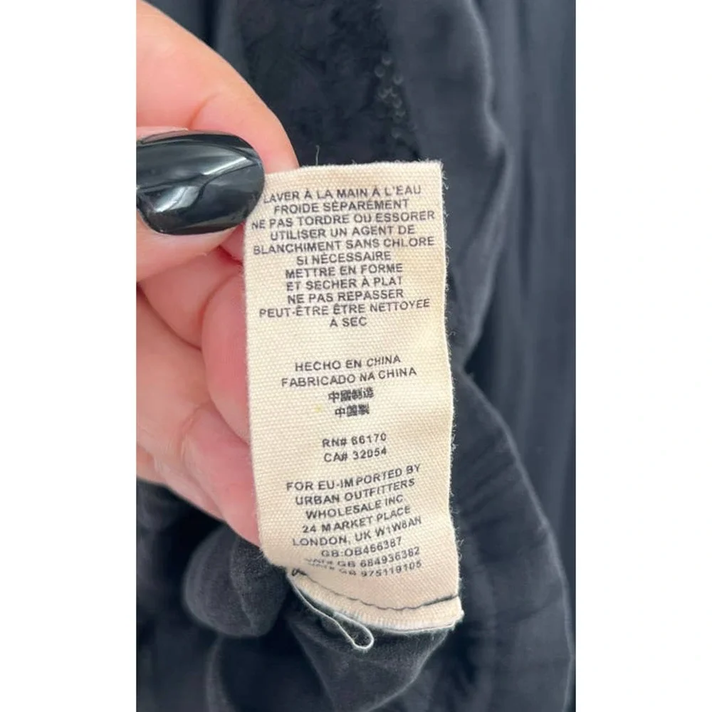 FREE PEOPLE black lightweight peasant style top size XS - Picture 5 of 9